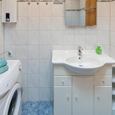 Annik 도누메시어